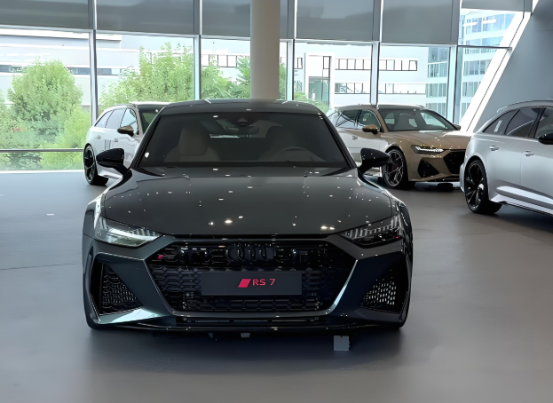 2025款奥迪RS 7Sportback Performance上市！2025性能猛兽来袭全新奥迪RS7混动登场！
