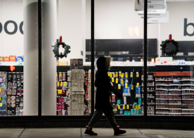 美国将迎关税阴霾下首个假日季!美国家庭今年购物增长将放缓 美国将迎关税阴霾下首个假日季!美国家庭今年购物增长将放缓