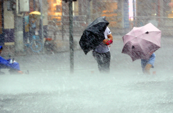 今年最强台风桦加沙来袭 今天进入台风桦加沙降雨最强时段