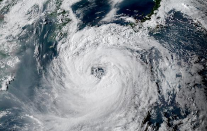 12级风圈中睁不开眼直不起腰 在风圈中如何科学撤离?