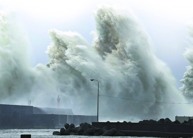 台风预计今天登陆广东阵风可达17级 广东局地或遭特大暴雨