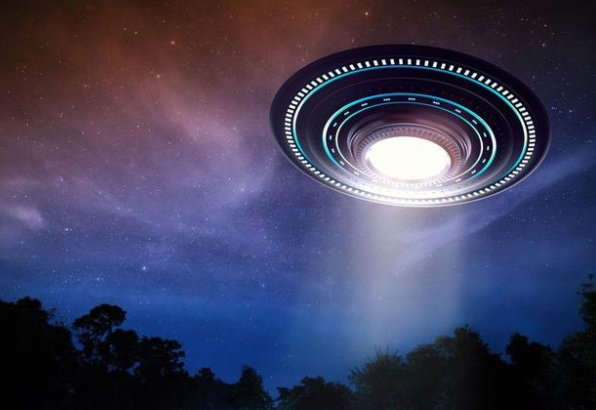 美国洛杉矶上空现V形“UFO”,UFO是外星飞船还是美军黑科技? 美国洛杉矶上空现V形“UFO”,UFO是外星飞船还是美军黑科技?