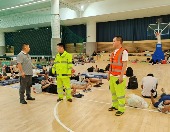 台风预计今天登陆广东阵风可达17级 深圳开启全市最大应急避难场所 台风预计今天登陆广东阵风可达17级 深圳开启全市最大应急避难场所