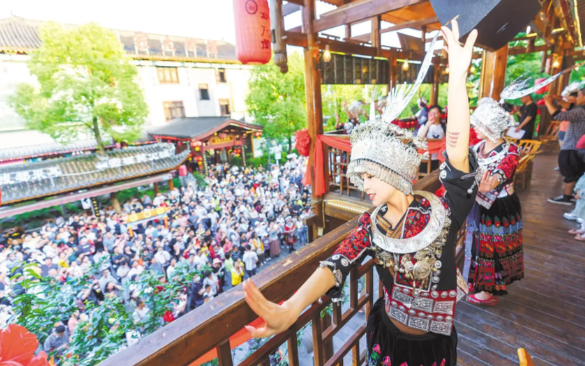 2025国庆期间将发放超过3.3亿元的消费补贴 2025国庆假期预计全国国内出游8亿人次