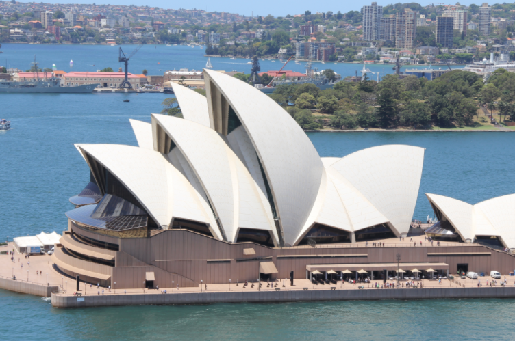 澳洲银行要崩盘?澳洲银行集体降息利率跌破4%! 澳洲银行要崩盘?澳洲银行集体降息利率跌破4%!