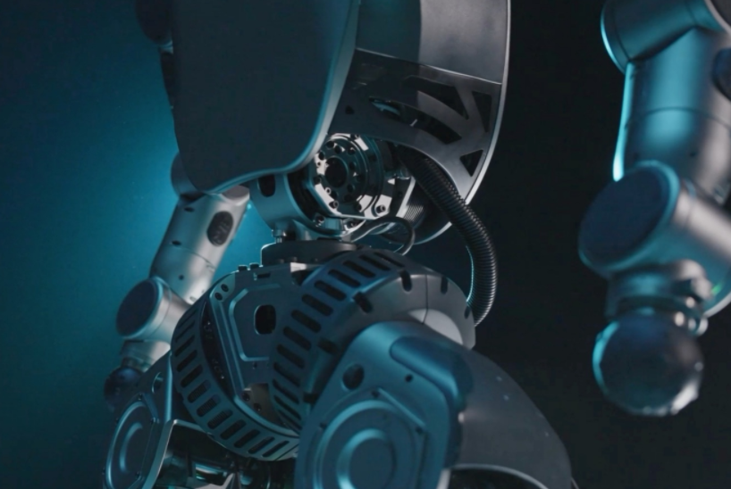 “天行者2号”正式亮相!人形机器人天行者2号再升级 “天行者2号”正式亮相!人形机器人天行者2号再升级