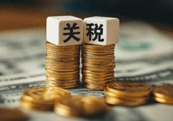 特朗普宣布对进口重卡加征25%关税(美国进口重卡会涨价多少) 特朗普宣布对进口重卡加征25%关税(美国进口重卡会涨价多少)