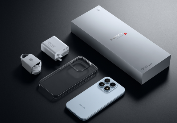 小米17全系列售价公布4499元起 雷军:小米17电量几乎是iPhone17两倍