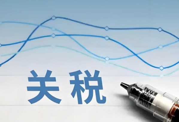 特朗普宣布对进口重卡加征25%关税(美国进口重卡会涨价多少) 特朗普宣布对进口重卡加征25%关税(美国进口重卡会涨价多少)