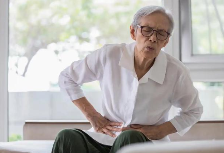 70岁大爷辟谷7天险丧命，老人辟谷7天有哪些危害?