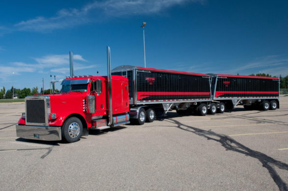 特朗普宣布对进口重卡加征25%关税 特朗普加征进口重卡关税对本土卡车市场是否有帮助