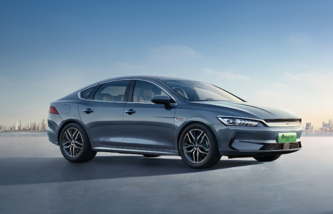 比亚迪2026款秦PLUS上市！比亚迪2026款秦PLUS限时售价6.98万起！