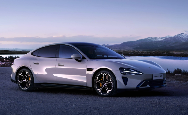 国庆中秋小米汽车宣布十一出行服务上线！小米汽车24小时免费道路救援