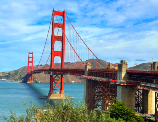 2025年前七个月前往美国的游客数量下降1.6% 赴美签证多项费用上调