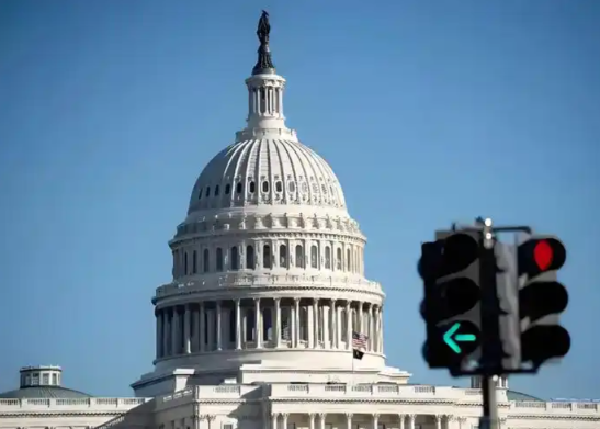 美国政府资金将于今日耗尽 美国国会若今日前无法达成预算协议美国政府将停摆