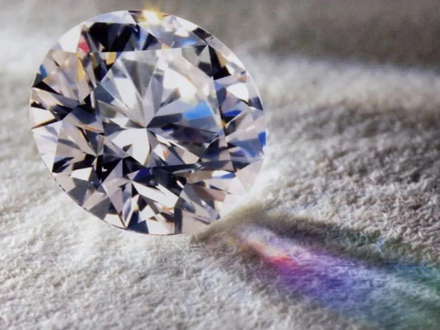 河南培育钻石刷新世界纪录！河南培育出156.47克拉的钻石原石！