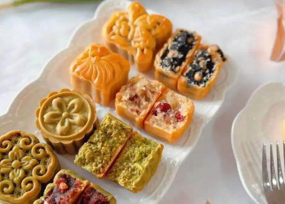 卖不完的月饼都去哪儿了 每年的过期月饼都将统一回收 卖不完的月饼都去哪儿了 每年的过期月饼都将统一回收