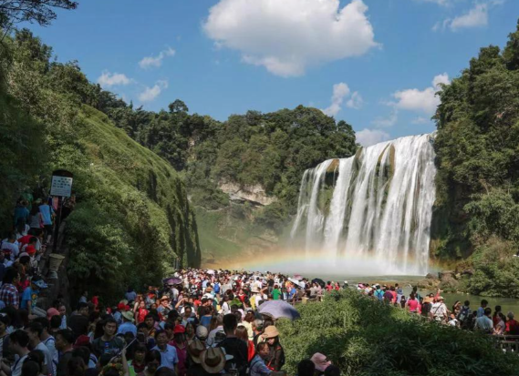 国庆8天国内出游8.88亿人次 2025国庆期间全国举办超2.9万场文旅活动