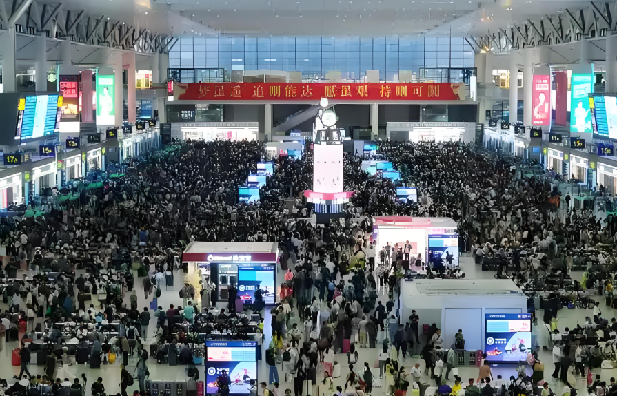 长三角铁路国庆中秋假期发送旅客近3020万人次，国庆中秋假期旅客较去年增近两成
