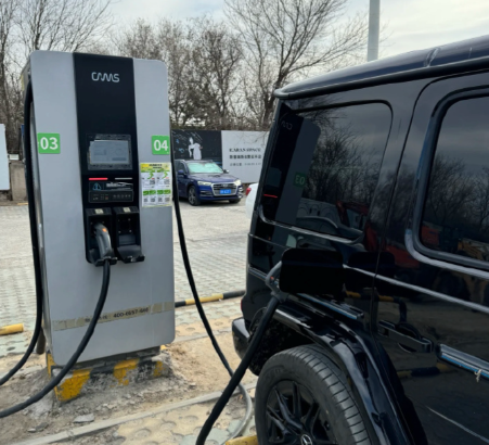 奔驰打造移动充电车!奔驰移动充电车一年可节约435英镑电费 奔驰打造移动充电车!奔驰移动充电车一年可节约435英镑电费