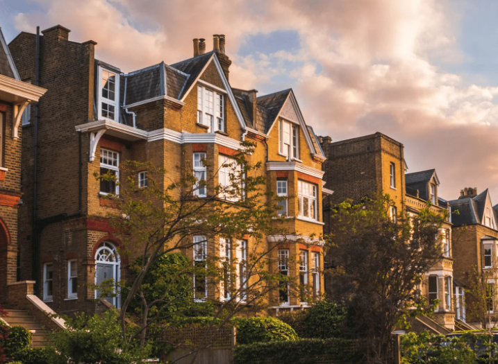 英国房地产市场持续降温(英国房地产信心跌至三年新低) 英国房地产市场持续降温(英国房地产信心跌至三年新低)