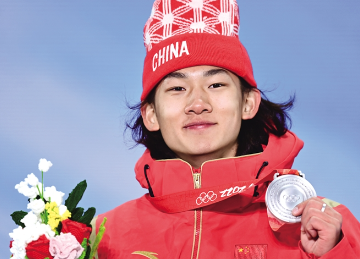 苏翊鸣深夜甩出“双1980”连击!21岁苏翊鸣完成“世界第一个背靠背1980”! 苏翊鸣深夜甩出“双1980”连击!21岁苏翊鸣完成“世界第一个背靠背1980”!