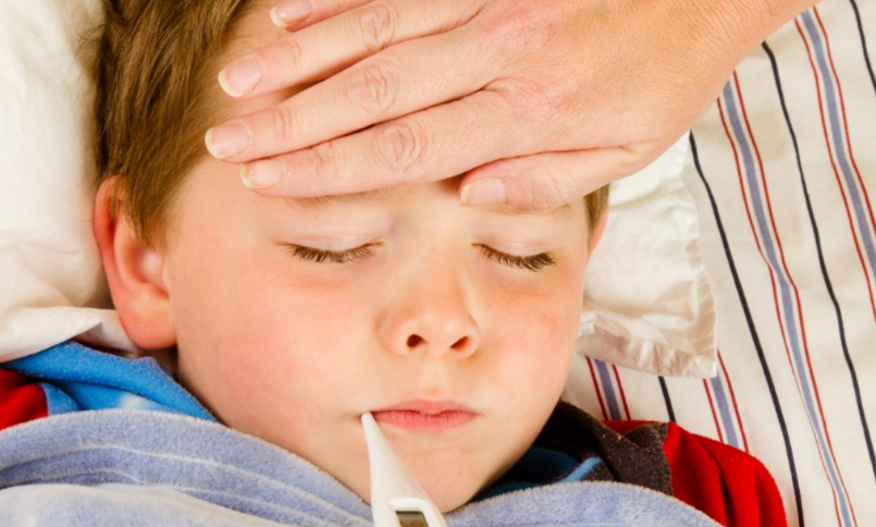 宝宝发烧如何快速退烧？（宝宝发烧一直不退烧怎么办？）