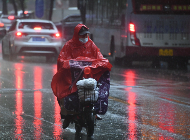 北京全市平均累积降水量932.1毫米 北京打破1961年以来年降水纪录 北京全市平均累积降水量932.1毫米 北京打破1961年以来年降水纪录
