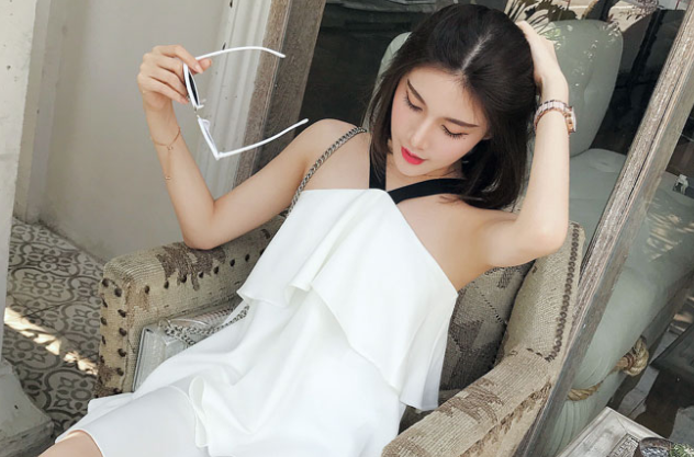 学舒淇穿挂脖雪纺连衣裙侧面超美(挂脖雪纺连衣裙名媛穿搭2025)