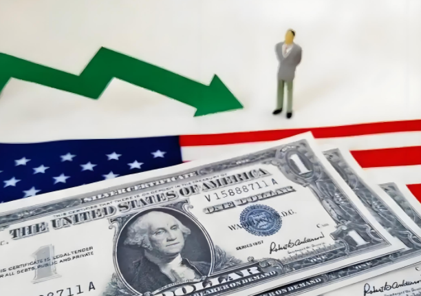 美股暴跌遭遇黑色星期五(美股暴跌创4月以来最大单日跌幅)