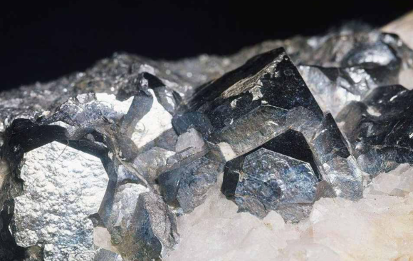 刚果(金)钴出口禁令将于10月16日解除 2024年刚果(金)钴产量占全球的75.86% 刚果(金)钴出口禁令将于10月16日解除 2024年刚果(金)钴产量占全球的75.86%