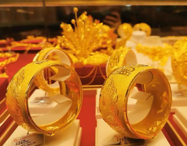 黄金早盘创历史新高！国内金饰克价突破1190元
