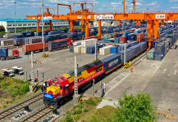 中欧班列货运量突破2000万吨 中欧班列中高附加值货物占比40%以上