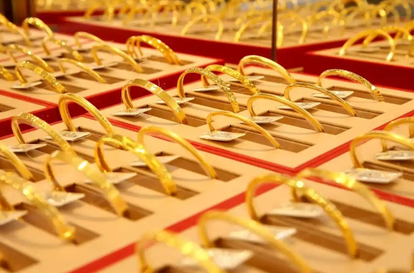 金饰价格涨破1200元每克 现货黄金今年年内涨幅超56%
