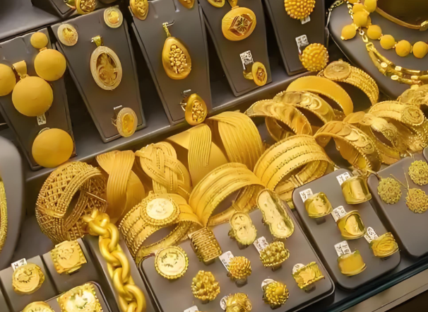 金价首次突破4130美元！（金价突破历史什么原因？）