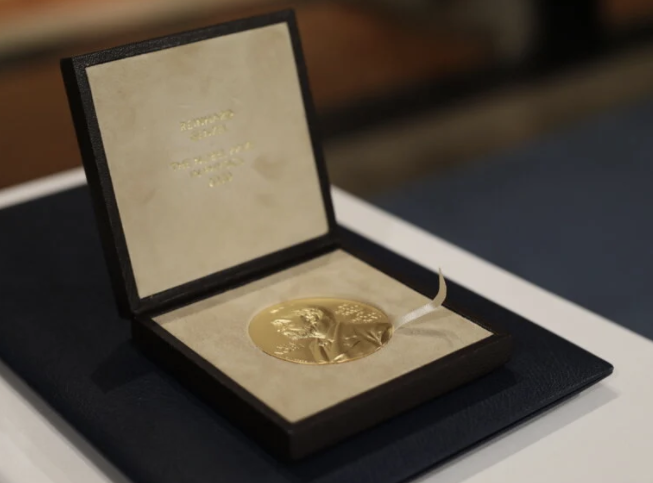 诺贝尔经济学奖揭晓(2025年诺贝尔经济学奖三位获奖者) 诺贝尔经济学奖揭晓(2025年诺贝尔经济学奖三位获奖者)