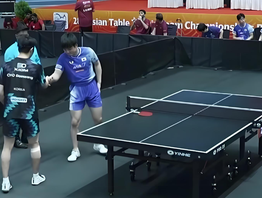 国乒男团3-2日本晋级决赛！（亚锦赛男团半决赛国乒男团3-2逆转显真章）