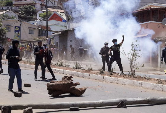 马达加斯加军方宣布接管国家政权 马达加斯加军方将重新组织大选 马达加斯加军方宣布接管国家政权 马达加斯加军方将重新组织大选