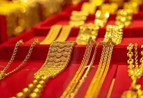 黄金价格再次刷新历史新高 多品牌“一口价”黄金涨价