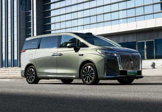 魏牌高山7上市预售便宜4000元！魏牌高山7标配激光雷达+5.7 秒破百