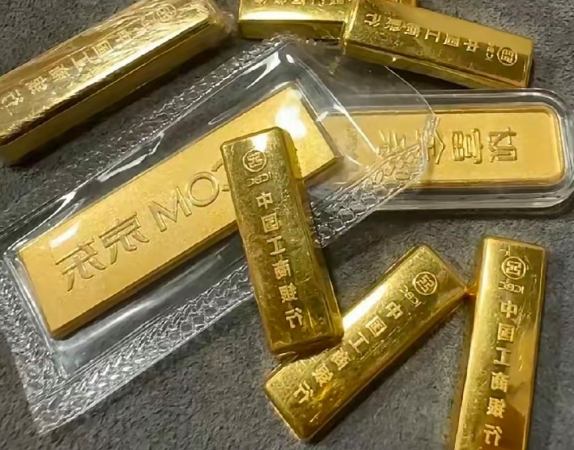 金价持续飙升！金价飙升日本散户蜂拥抢购金条