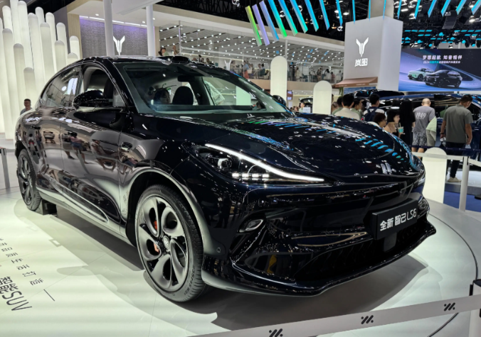 智己LS6 52 Max+版上市！智己LS6 52 Max+版增加空气悬架+升级自动驾驶