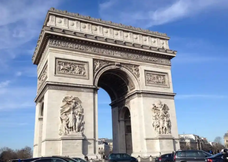 特朗普宣布建造凯旋门计划(特朗普建造凯旋门纪念美国建国250周年)