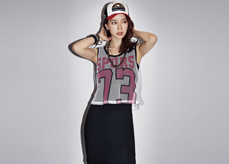 吴昕穿无袖格子英伦裙戴棒球帽(英伦裙怎么穿卖萌好年轻呢) 吴昕穿无袖格子英伦裙戴棒球帽(英伦裙怎么穿卖萌好年轻呢)