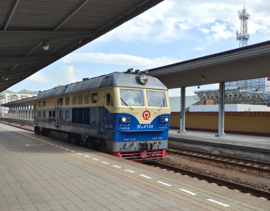 火车免费坐?12306今起又上新功能(火车票怎么0元购2025)