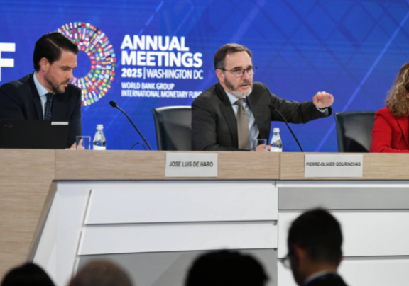 IMF发布最新《世界经济展望》报告 IMF预计2025年全球经济增速为3.2% IMF发布最新《世界经济展望》报告 IMF预计2025年全球经济增速为3.2%