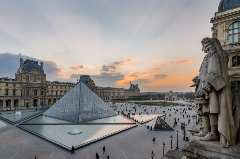 卢浮宫被盗过程仅7分钟(卢浮宫被盗文物已找回2件) 卢浮宫被盗过程仅7分钟(卢浮宫被盗文物已找回2件)