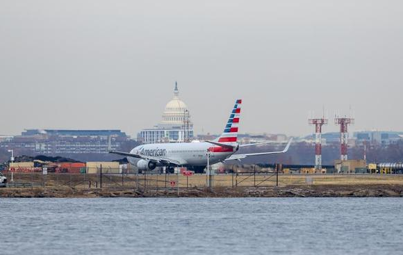 美国政府停摆已进入第19天 美国空管无薪工作人员不足造成数千次航班延误 美国政府停摆已进入第19天 美国空管无薪工作人员不足造成数千次航班延误