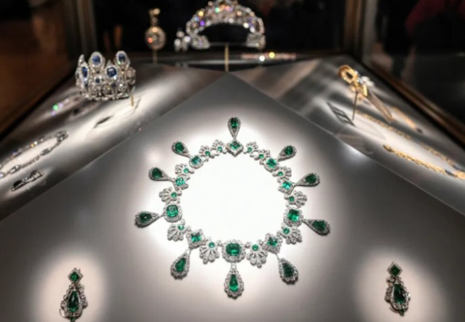 卢浮宫劫案可能是“粉红豹”所为(国际珠宝大盗“粉红豹”是谁)