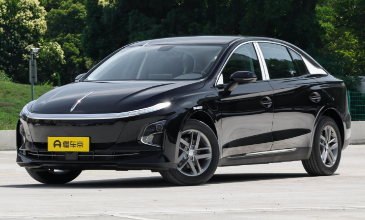 2025款红旗E-QM5焕新登场！2025款红旗E-QM5享5米车身+610km续航